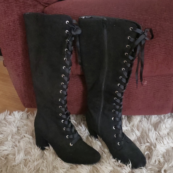 Lace up black suede boots - Picture 1 of 3